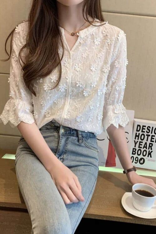 Bohemian white casual flower-embellished blouse