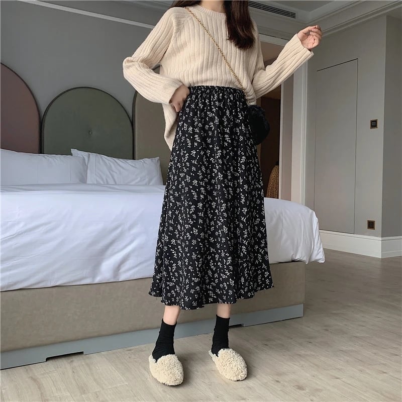 Bohemian Maxi Skirt Chic Flower-Embellished