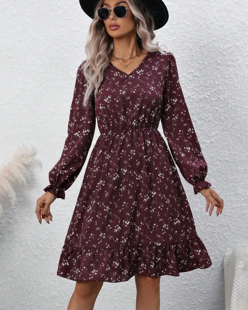 Cottagecore short and belted with small V-neck dress - Image 2