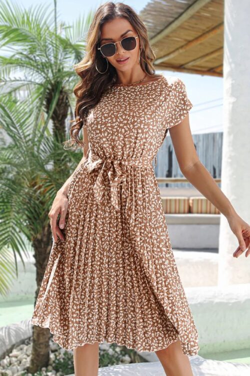 Cottagecore short and pleated with belt dress